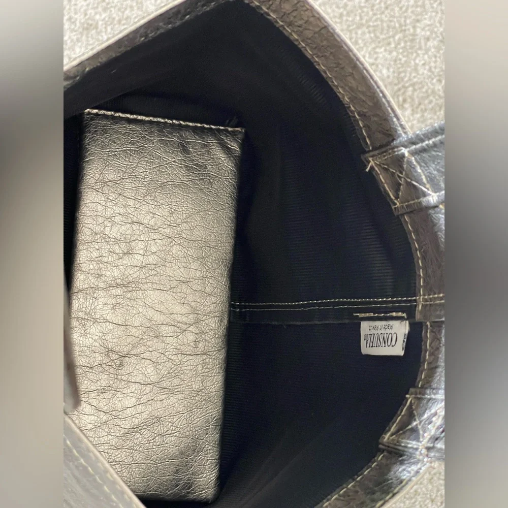 Consuela Silver Tote Bag NWT - Picture 5 of 7
